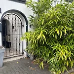 Modernes Studio Mit En-Suite Bad & Bester Anbindung